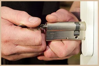 Elite Locksmith Services Dallas, TX 972-908-5981 Elite Locksmith Services Dallas, TX 972-908-5981 - 1-locksmiths